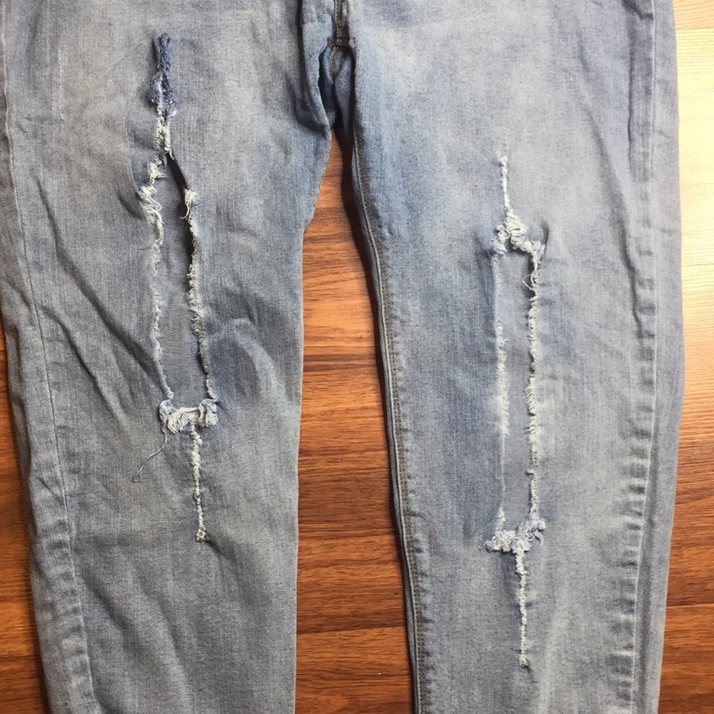 👖 Plus Size Distressed Jeans-SOLD LOCALLY - Picture 3 of 7